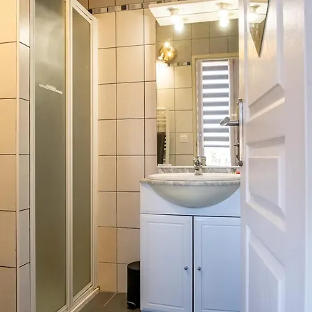 La Caravelle Apartment *